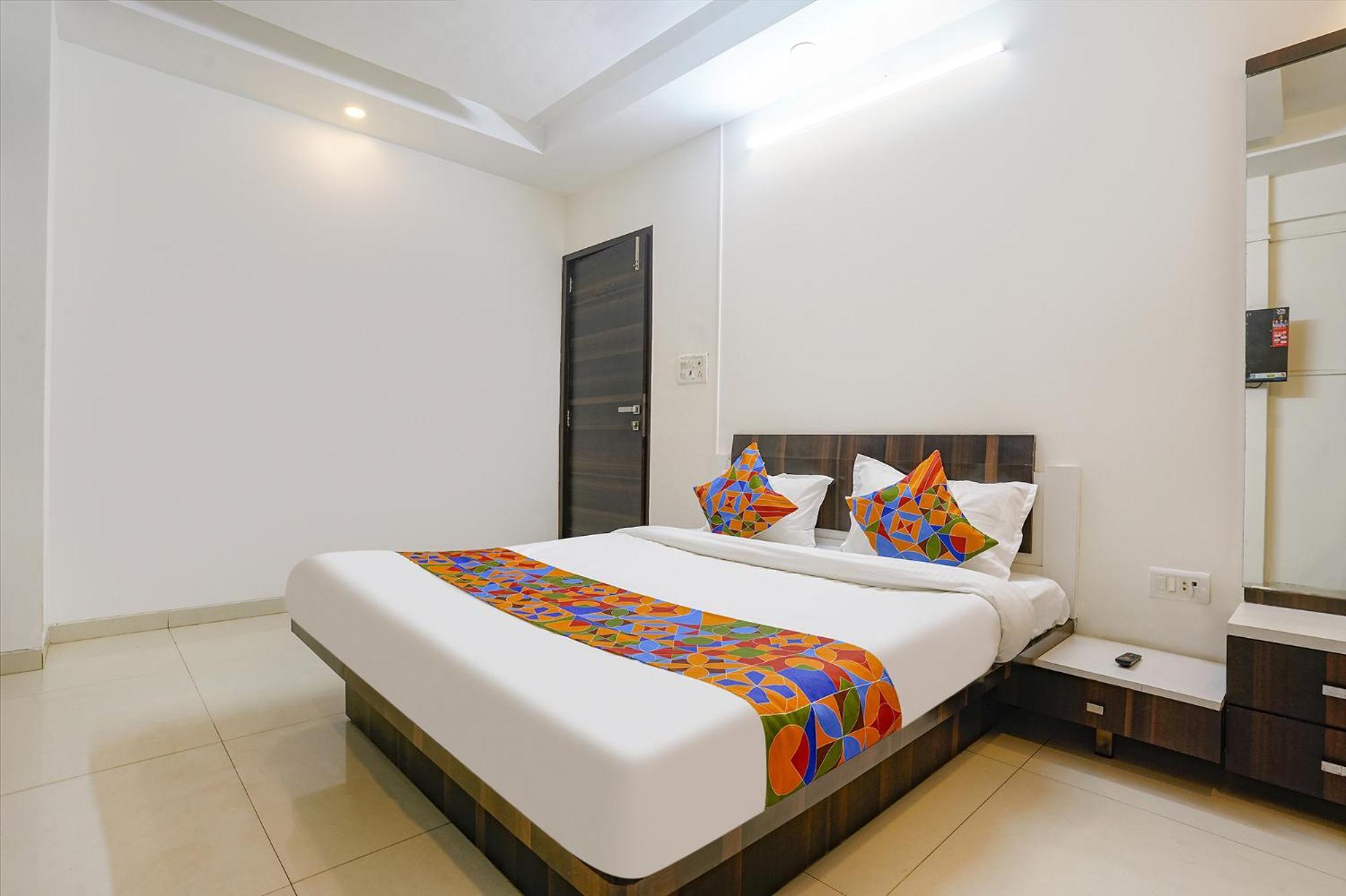Fabhotel Shree Balaji Apartment Mira-Bhayandar ภายนอก รูปภาพ