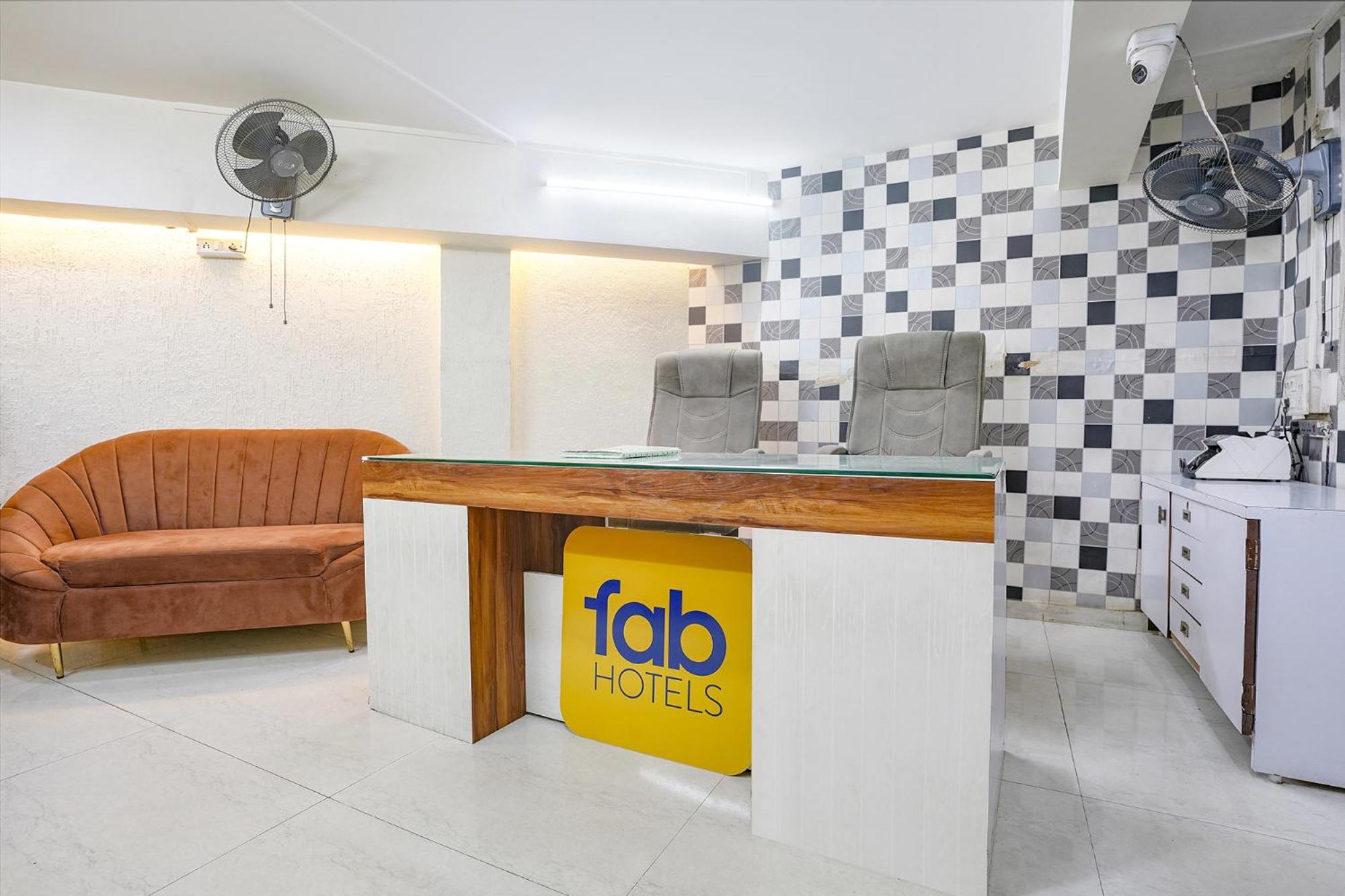Fabhotel Shree Balaji Apartment Mira-Bhayandar ภายนอก รูปภาพ